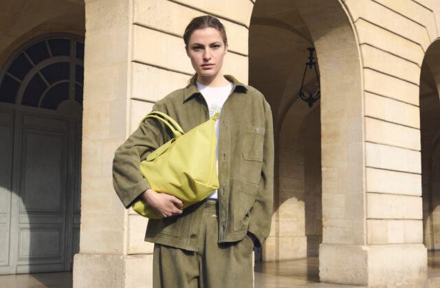 LONGCHAMP  ロンシャン ウィンターソフトネス ストール 50168CHIM13 アイボリー L'Hiver en Douceur ストール ビスキュイ - カシミヤ | ロンシャン JP