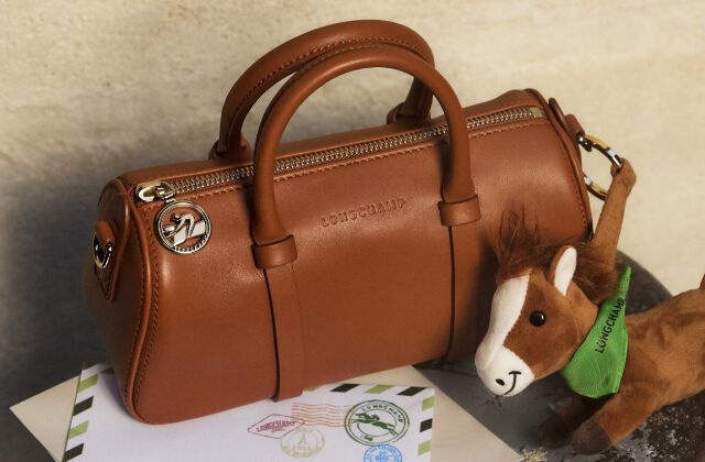 ロンシャン LONG CHAMP STOLE Evasions Longchamp Stole Mocha - Silk | Longchamp US