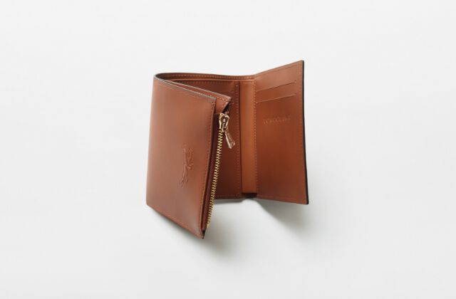 ル フローネ パスポートカバー タートルダヴ - レザー | ロンシャン JP