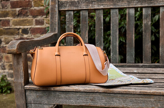 Le Foulonné Passport cover Turtledove - Leather | Longchamp US