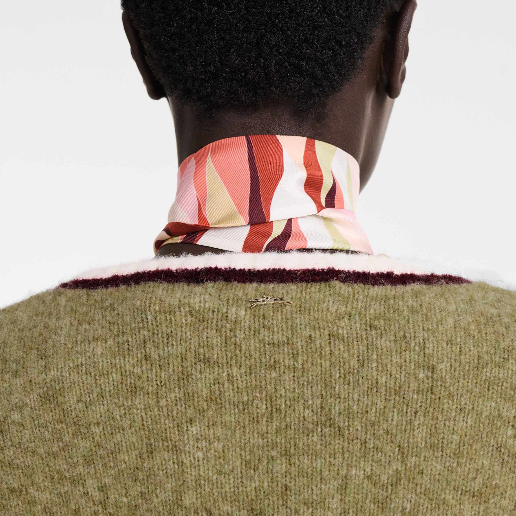 null 라운드 칼라 점퍼, 피스타치오/버건디