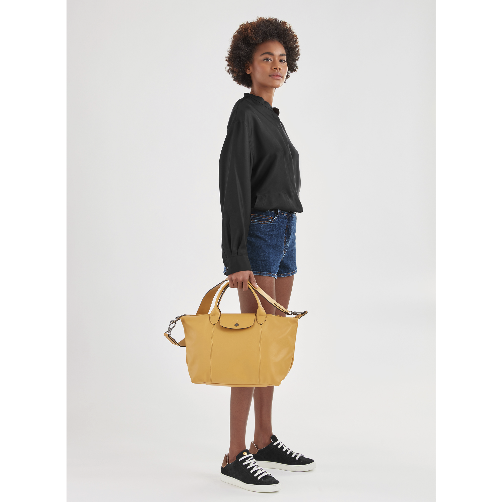 longchamp le pliage cuir medium