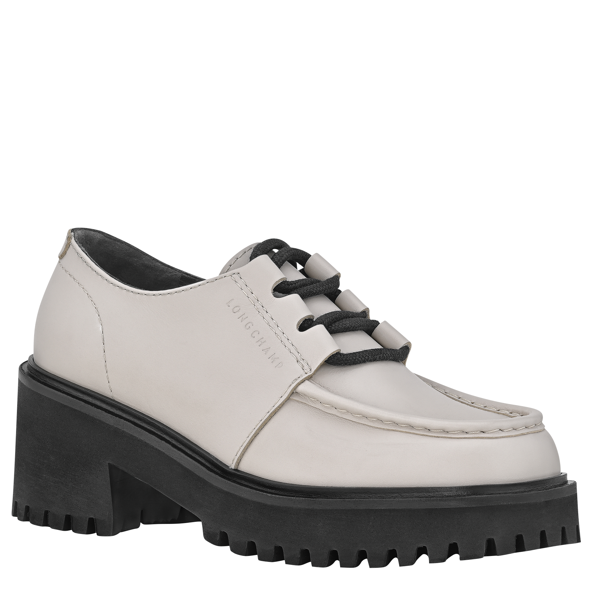 La Voyaguse Sapatos Derby, Papel