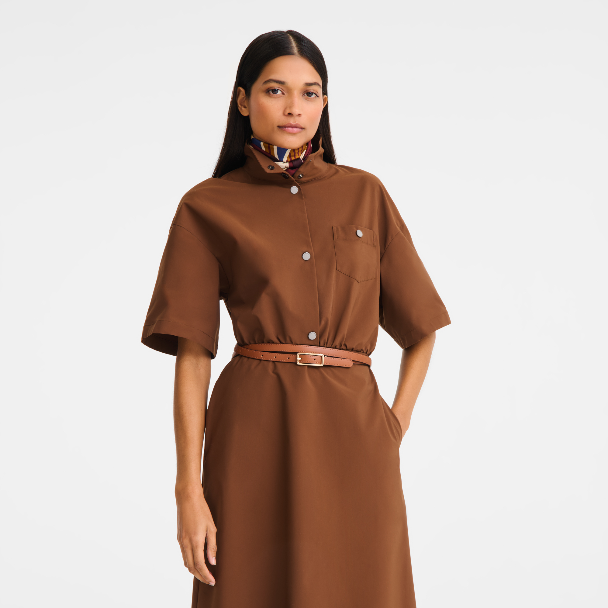 null Vestido, Caf&eacute;