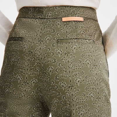 null Trousers, Laurel