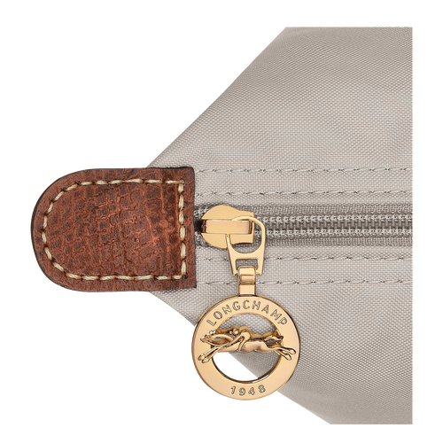 null , null - View 5 of  6