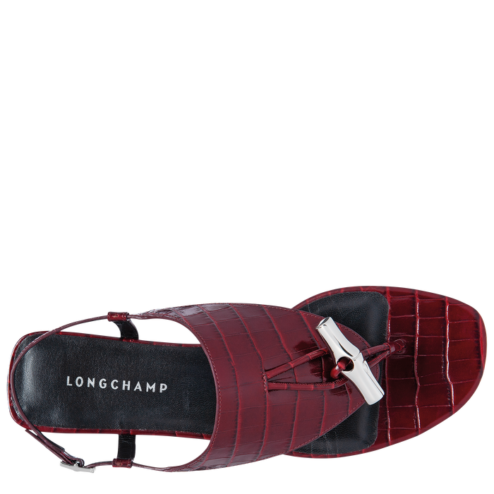 trending flat sandals 2021