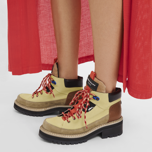 Kollektion Frühjahr/Sommer 2023 Niedrige Stiefel, Beige