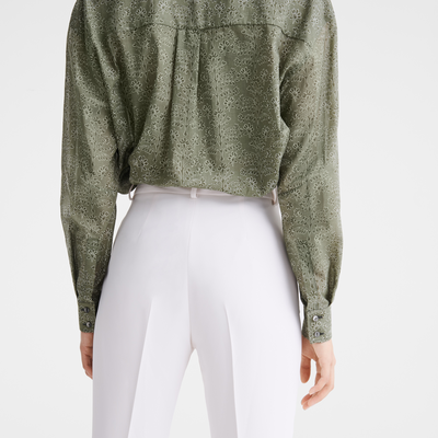 null Pantalones, Crudo