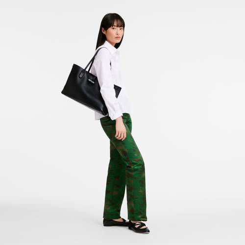 Le Roseau Essential M Tote bag , Black - Leather - View 2 of  5