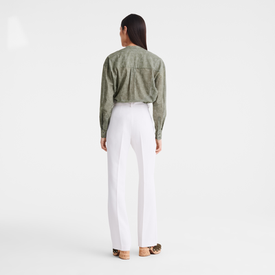null Pantalones, Crudo