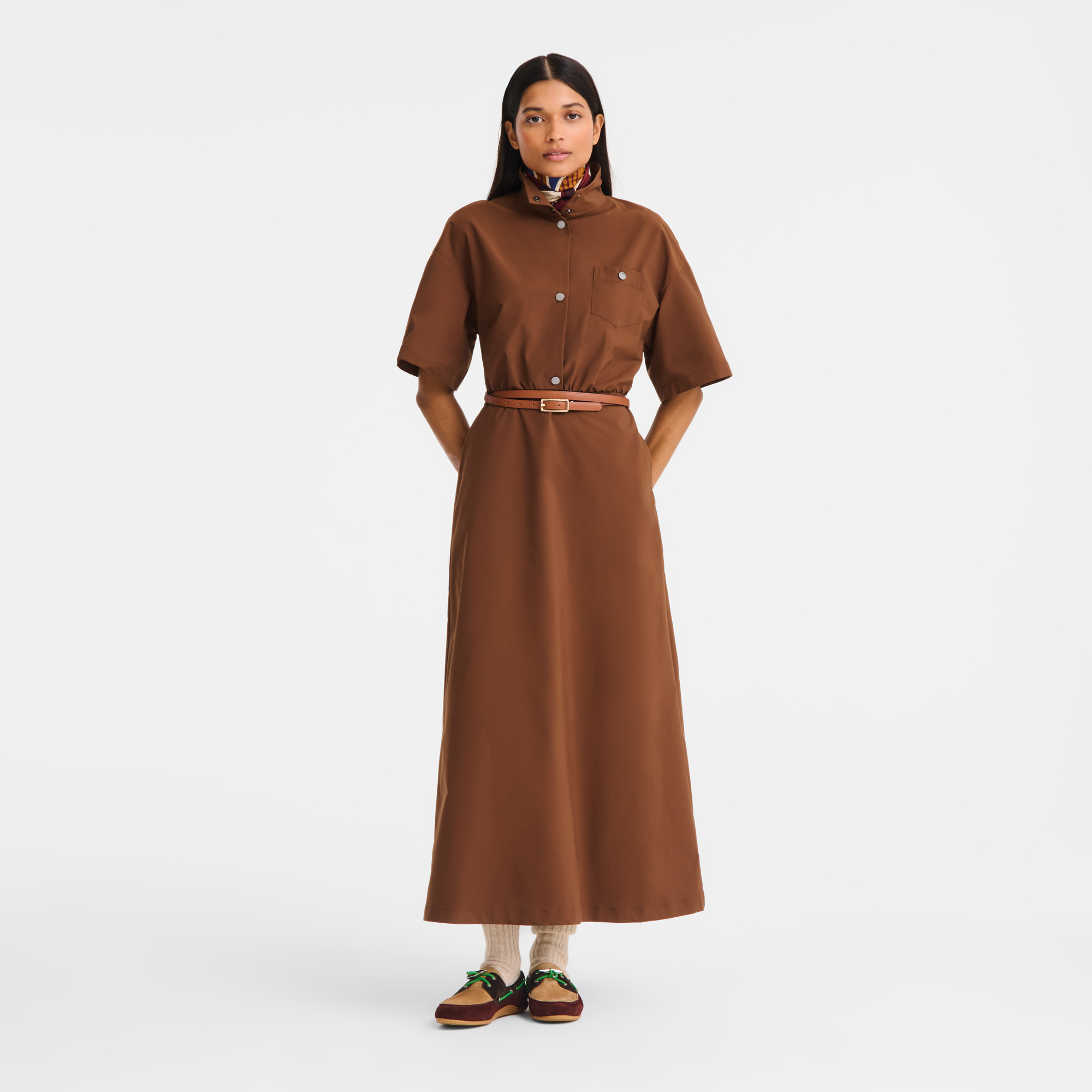 null Vestido, Caf&eacute;