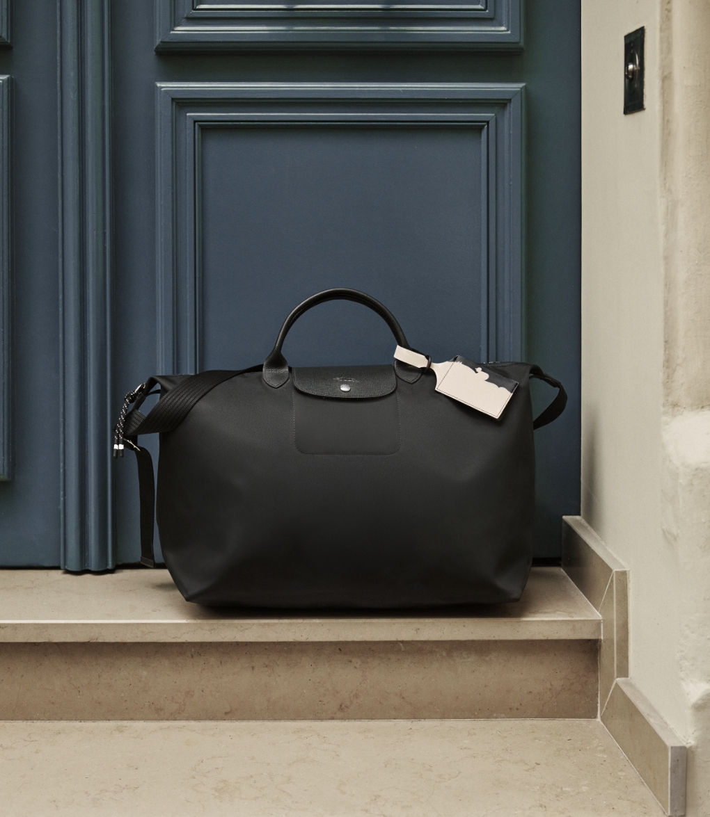 longchamp-travel-pack