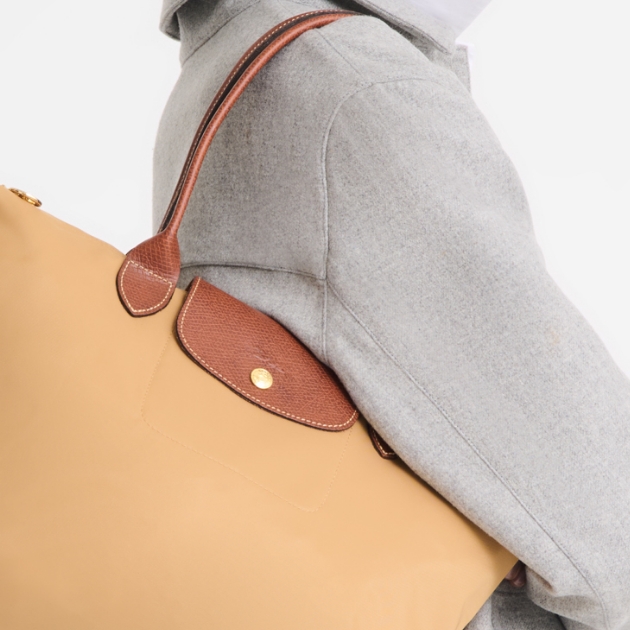 LE PLIAGE